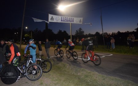 Con una gran fiesta del ciclismo nacional quedó inaugurada iluminación de la pista.