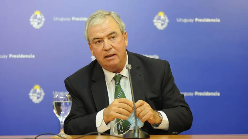 Si bien el Senado expulsó a Penadés, ahora también el Frente Amplio solicita la renuncia del Ministro Heber