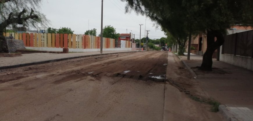 Ingreso a Complejo Deportivo por Juan B de León