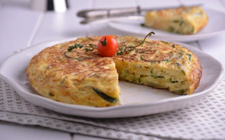 Cómo hacer una tortilla de papa y calabacín sin gluten