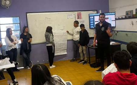 Ayer se realizó en Liceo de Sarandi del Yi un Taller sobre Bullying.