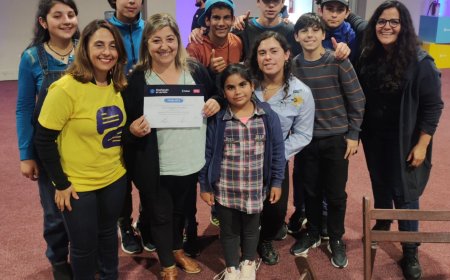 Integrantes del Ciclo Básico Rural de 7°, 8° y 9° de la Escuela Rural N° 34 de San Jorge son finalistas del proyecto "Diseñando el cambio" de Ceibal.