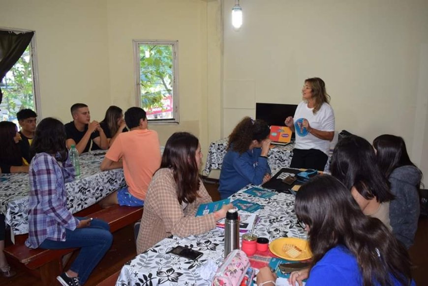 Llamados para solicitud de becas en ciudad de Durazno y en Montevideo.