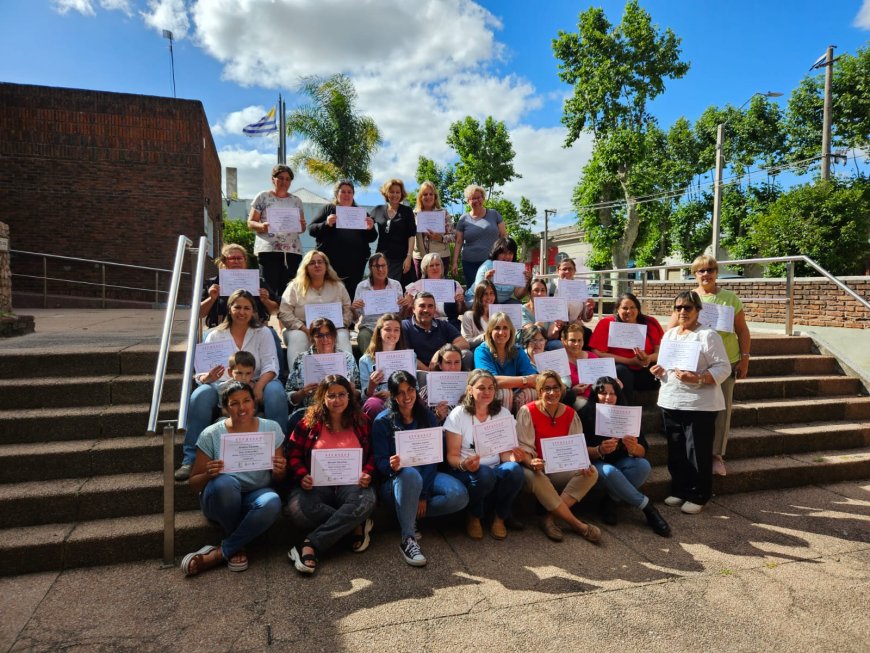Se capacitó a mujeres en técnicas y armado de prendas de vestimenta.