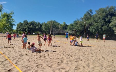 Intenso movimiento en playa y camping, con actividad recreativa y deportiva permanente.