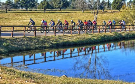 Competencia de ciclismo en pista del Parque de la Hispanidad.
