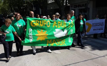 Adultos Mayores realizan un nuevo “Viaje al Mar”