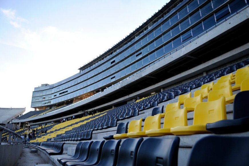 Peñarol y Liverpool se enfrentan hoy lunes en el Campeón del Siglo.
