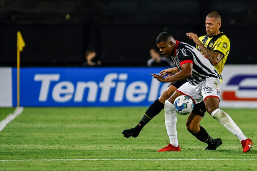 Peñarol: Castillo se perdería el clásico pero Coelho estaría a la orden