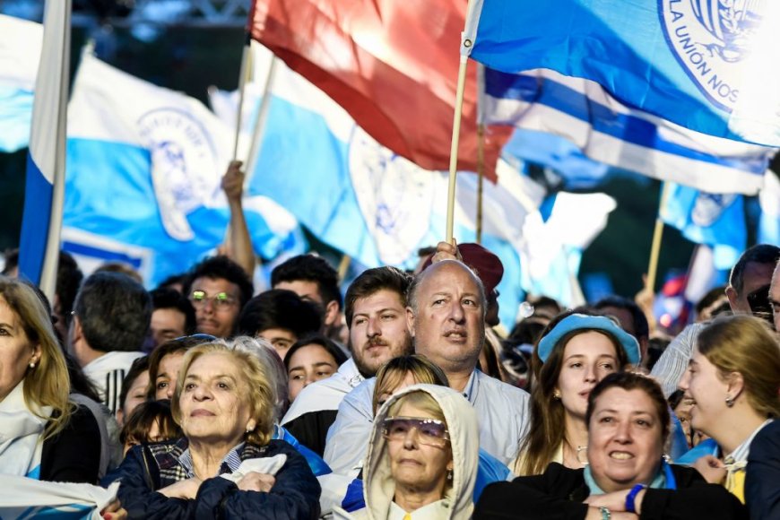 Última encuesta de Cifra: FA 47%, PN 32%, PC 7%, CA 3%, PI 1%