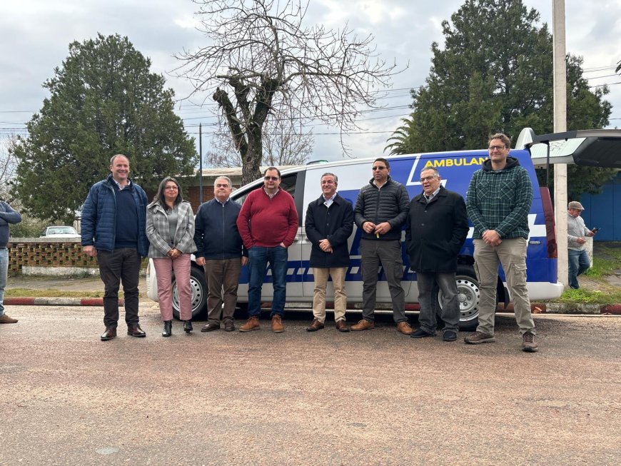 Vidalín estuvo en entrega de ambulancia de ASSE en Ciudad del Carmen