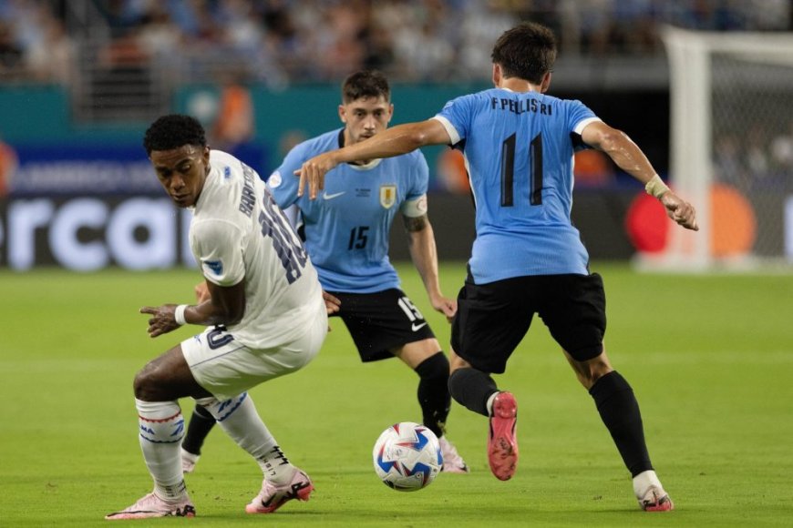 Uruguay derrotó a Panamá en el debut de la Copa América