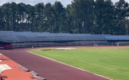 Obras en el estadio Landoni: comenzó montaje de la tribuna Norte