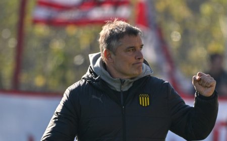 Peñarol: Jaime Báez sería titular ante The Strongest