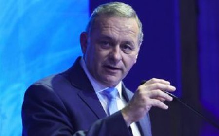 Álvaro Delgado propuso un debate entre su equipo económico y el de Yamandú Orsi