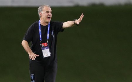 Bielsa paró un equipo tentativo para enfrentar a Perú