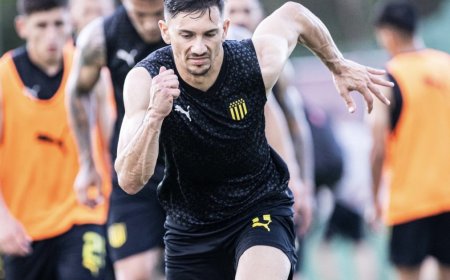 Peñarol entrenó a puertas cerradas y Aguirre no confirmó el equipo