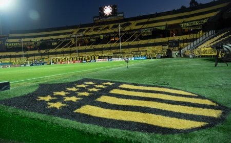 Peñarol venció a Liverpool y comparte la cima del Torneo Clausura con Nacional