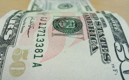 El dólar abrió la semana a la baja, pero se mantiene cerca de la franja de los $ 43