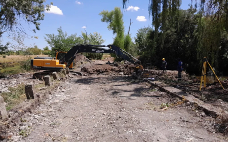 Camino del Medio: Avanzan las obras con movimientos de material