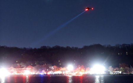 Descartan supervivientes en el accidente aéreo de Washington