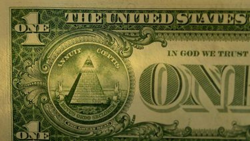 El dólar volvió a bajar y cerró con una caída semanal