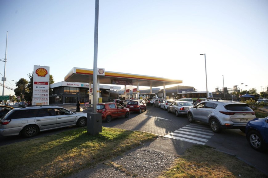 Regresa la electricidad a Chile tras un gran apagón que apunta al sector privado