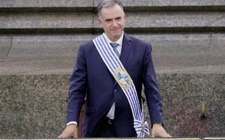 Yamandú Orsi participa este viernes en asunción de autoridades de cinco ministerios