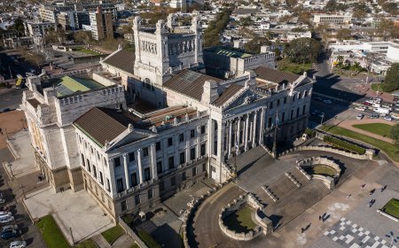Bancada de senadores y diputados del FA se reúnen este lunes con el equipo económico