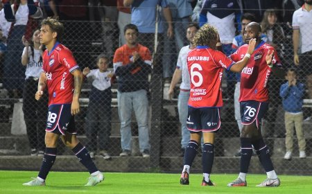 Apertura: Nacional venció 1-0 a Racing en el Parque Viera pese a sufrir hasta el final