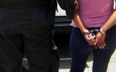 Mujer condenada por agravio a la autoridad policial tras incidente en la vía pública