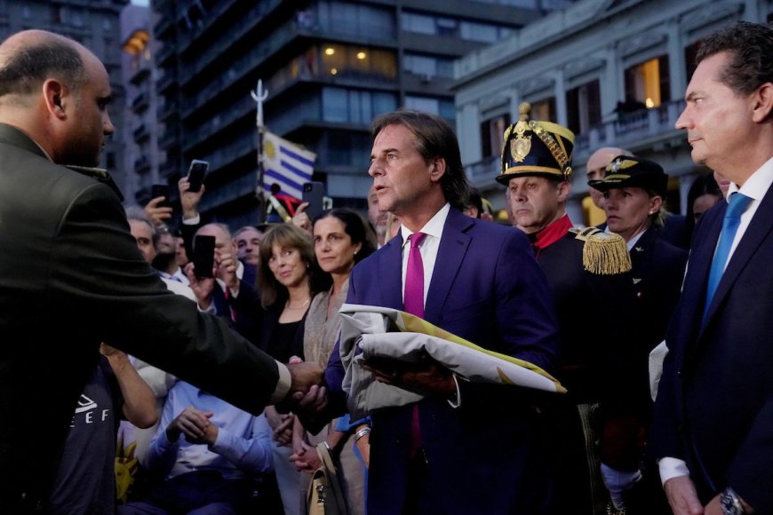 Luis Lacalle Pou se despidió de la Presidencia con un discurso en Plaza Independencia