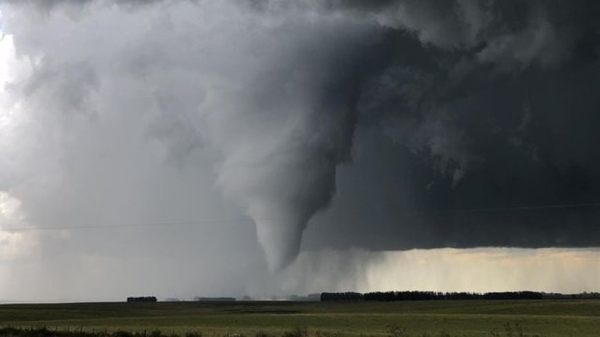Un tornado se generó en Tacuarembó: así fue registrado en fotos y videos