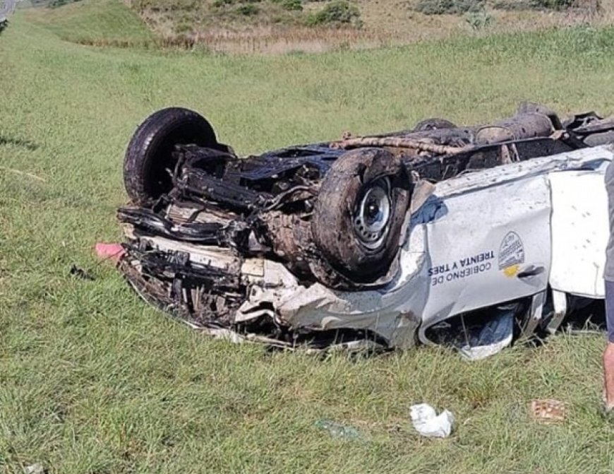 Tres personas resultaron lesionadas tras el vuelco de la camioneta en la que viajaban