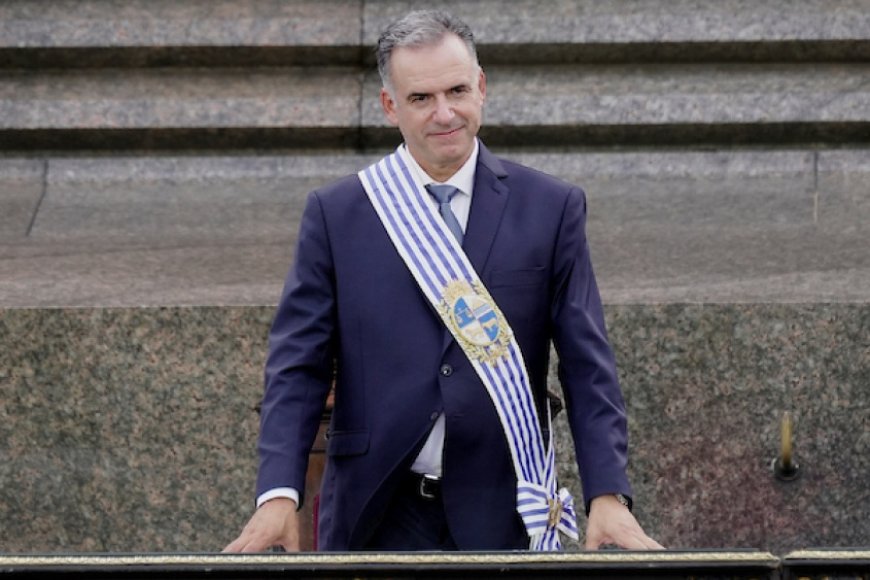 Yamandú Orsi participa este viernes en asunción de autoridades de cinco ministerios