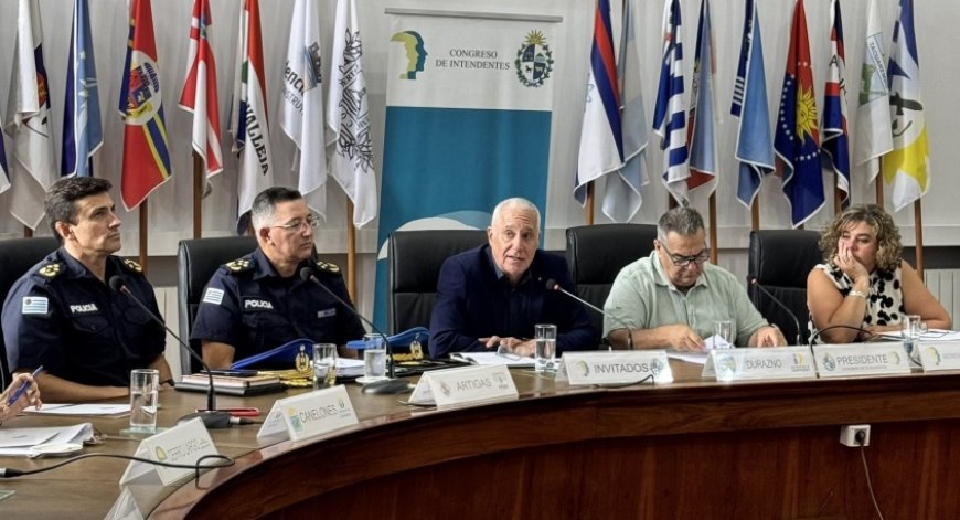 El ministro del Interior planteó a los intendentes profundizar la fiscalización de las motos