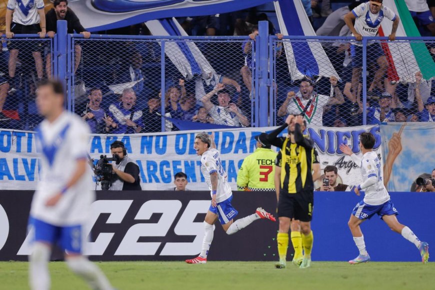 Peñarol perdió en la hora y se llevó un duro golpe en el debut de Libertadores