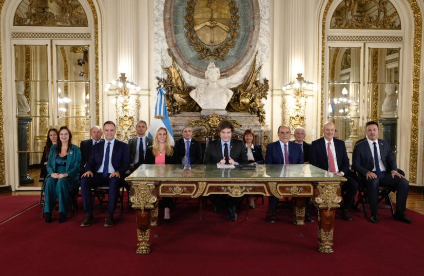 Argentina abre el 'cepo' cambiario tras catorce años de trabas para comprar dólares