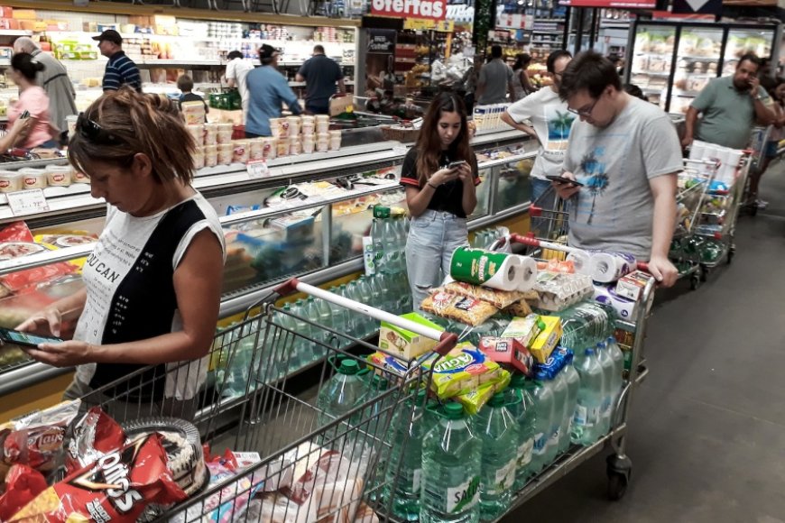 Nuevo sistema cambiario en Argentina no tienta a uruguayos a cruzar la frontera