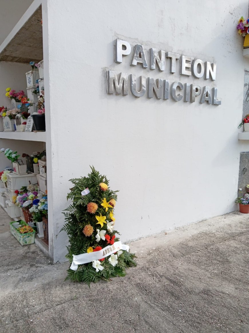 Día de los Municipios de América: emotiva ofrenda floral en homenaje a funcionarios municipales fallecidos