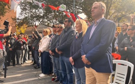 Con la presencia del presiente de la República, Yamandú Orsi y de la vicepresidente Carolina Cosse, se desarrolla el acto del PIT-CNT