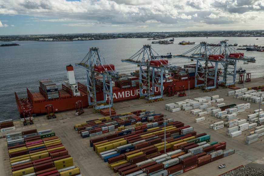 Exportaciones aumentan 4 % en abril y alcanzan los 1.033 millones de dólares