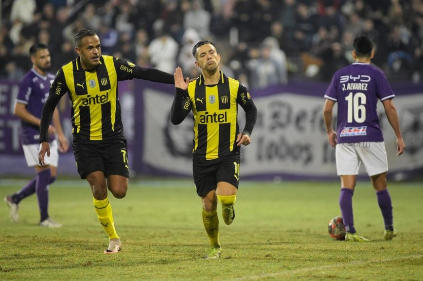 Peñarol, jugando con diez todo el partido, derrotó 1-0 a Defensor Sporting en el Franzini