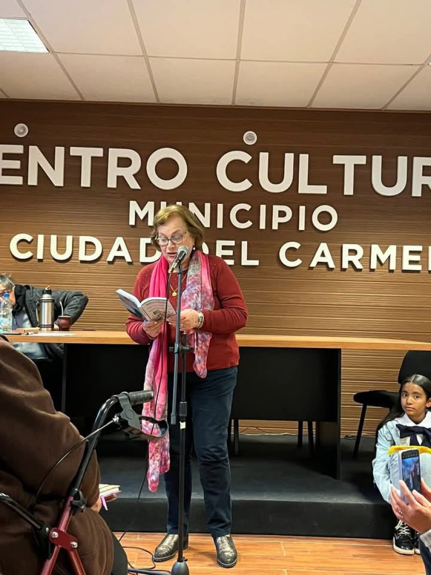 Se realizó Café Literario en Ciudad del Carmen por celebración de el Mes del Libro