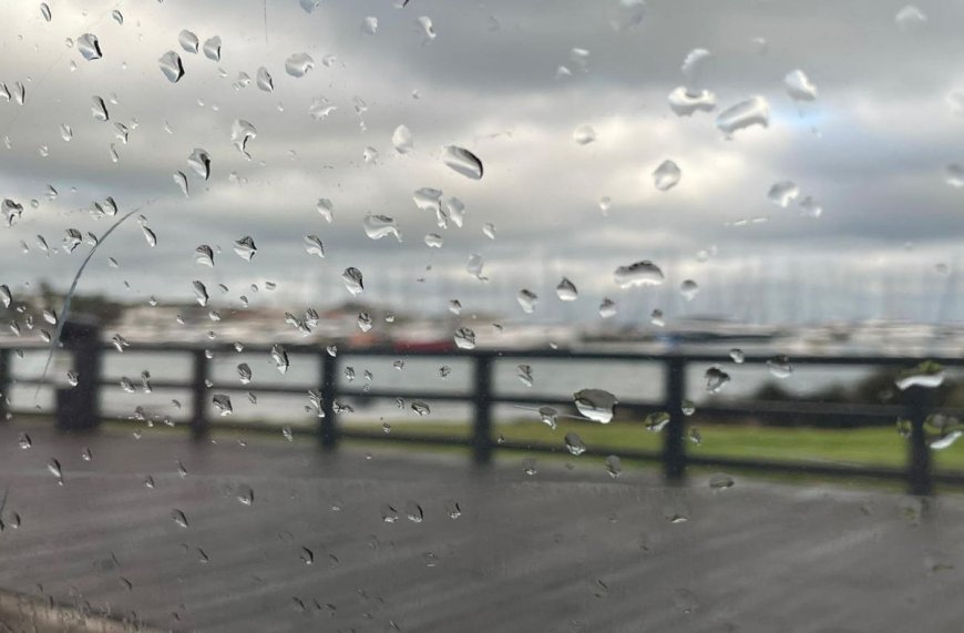 Domingo con mucha nubosidad, lluvias y lloviznas y muy bajas sensaciones térmicas