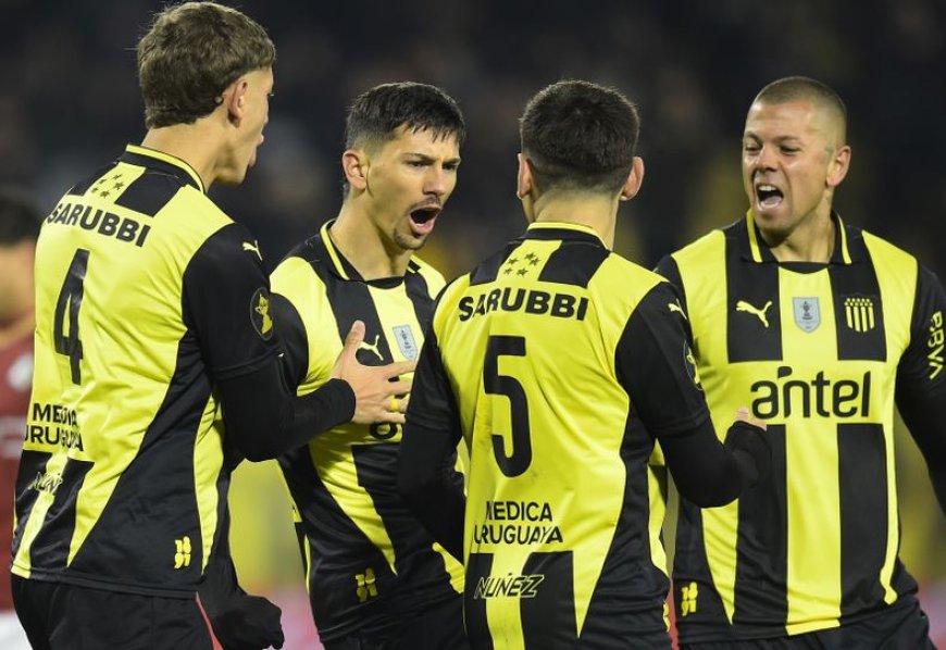 Peñarol venció 2 a 0 a Wanderers en el Campeón del Siglo
