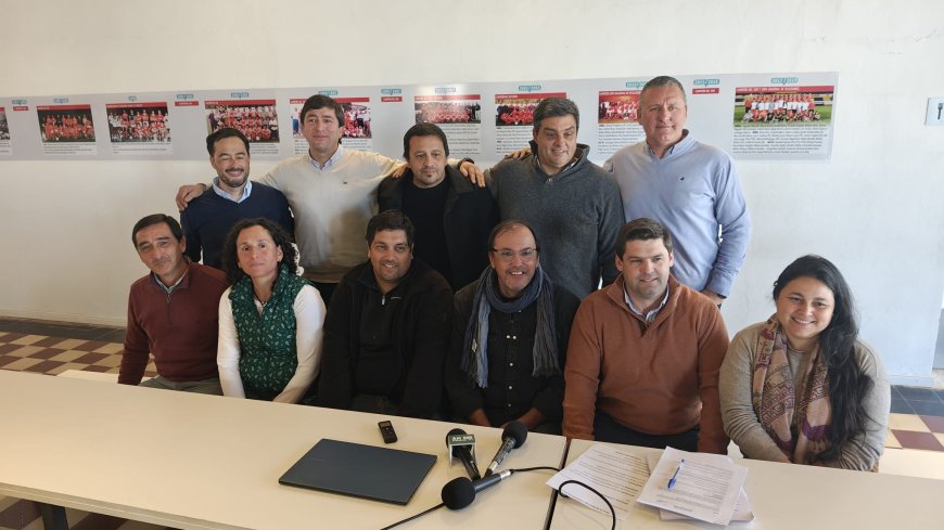 El intendente electo de Durazno, Dr. Felipe Algorta, presentó al nuevo equipo del Área Deportes de la IDD