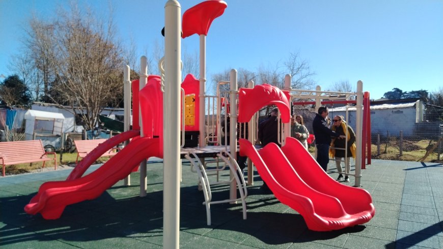 Nuevo espacio de juegos infantiles quedó habilitado en barrio Varona de Durazno