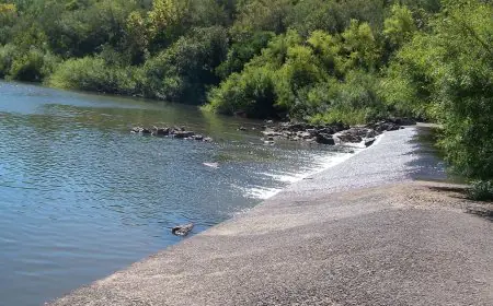 Hombre que fue rescatado del río Yí en zona de la represa quedó internado por hipotermia severa