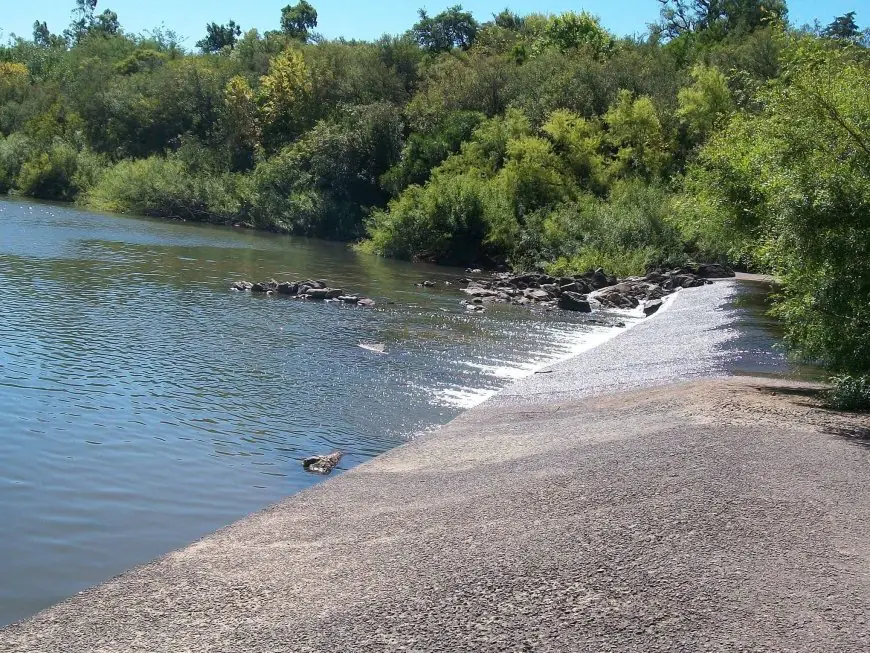 Hombre que fue rescatado del río Yí en zona de la represa quedó internado por hipotermia severa